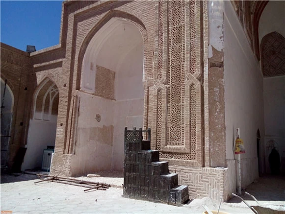 مسجد جامع تون با معماری خراسانی