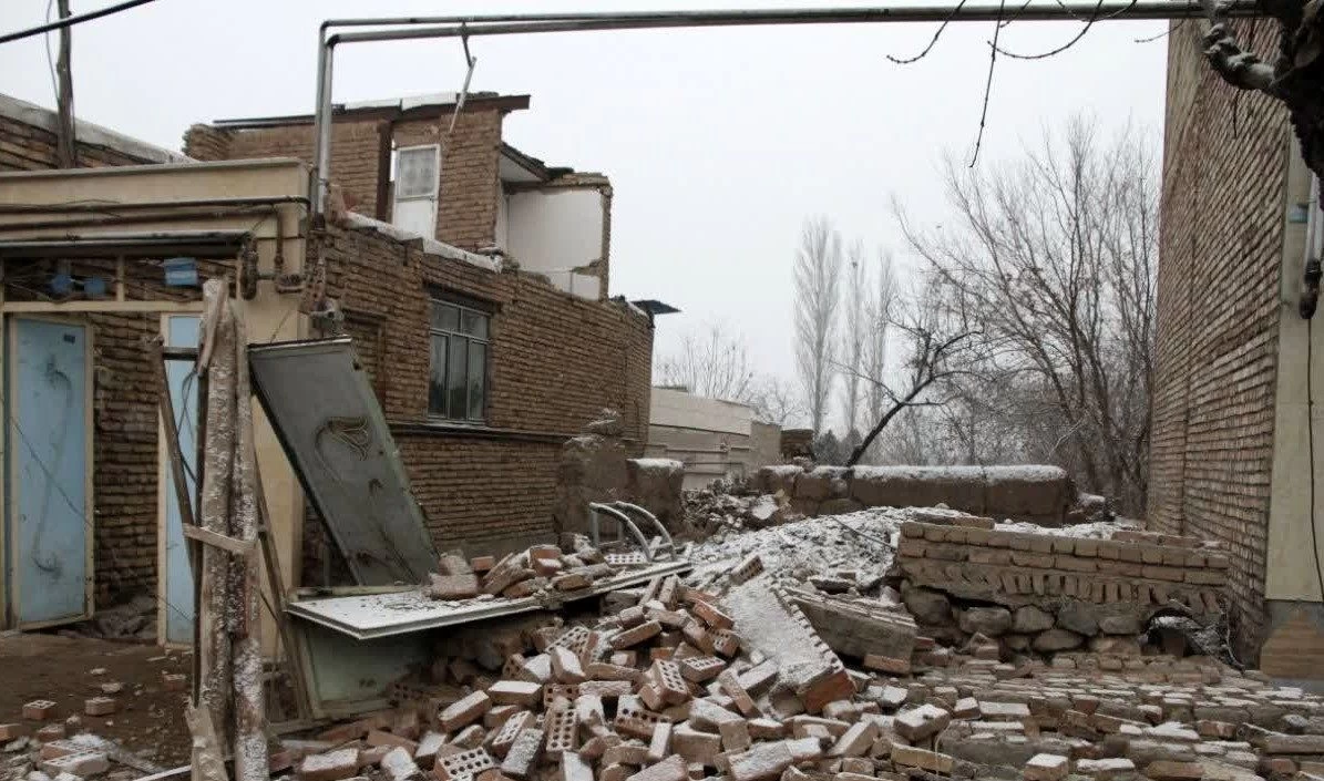 آواربرداری ۱۰۰ واحد در  مناطق زلزله زده خوی