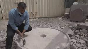 فیلم/ سنگ تراشی با ۵۰۰ سال قدمت در مهریز یزد