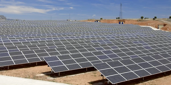 همکاری دانشگاه آزاد و ساتبا برای راه‌اندازی نیروگاه خورشیدی