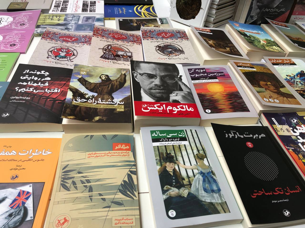 نمایشگاه کتاب تهران به نیمه رسید + تصاویر