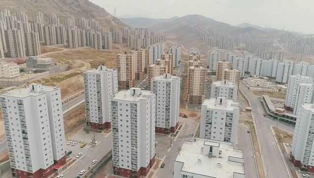 زمین تامین شود ویلایی سازی را در شهرهای تهران اجرایی می کنیم