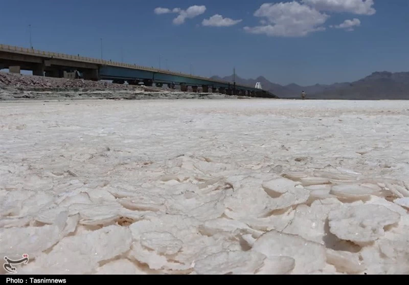 علت اصلی ناترازی بیلان آب در دریاچه ارومیه چیست؟