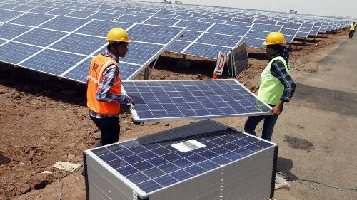 ۱۰ هزار مگاوات نیروگاه خورشیدی کشور در دست ساخت
