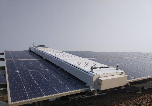 ویدیو/ تمیز کردن پنل های خورشیدی بوسیله ربات هوشمند