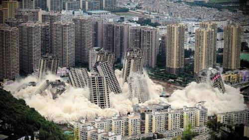 سیاست «بساز، متوقف کن، تخریب کن»