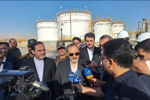 کلنگ زنی بزرگترین نیروگاه خورشیدی صنعت پتروشیمی ایران بادستور وزیردفاع