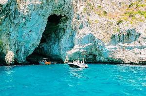 ویدیو/ غار آبی جزیره کاپری ایتالیا