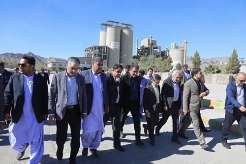 تأکید اعضای کمیسیون اجتماعی مجلس بر نقش سیمان خاش در توسعه منطقه ای