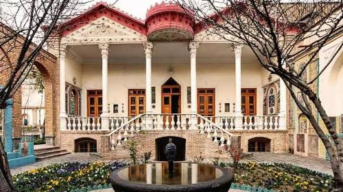 خانه موزه مقدم؛ نمونه برجسته معماری و کلکسیون های تاریخی ایران