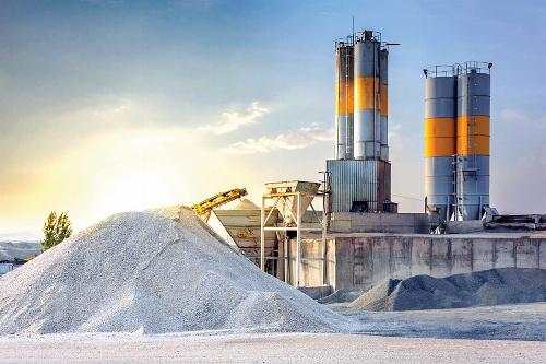 بازار سیمان نیمه نخست سال را با افت چشمگیر پشت سر گذاشت