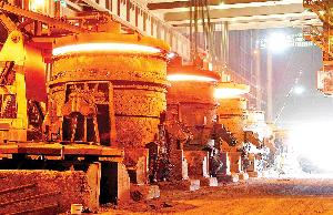 رشد ۵ درصدی تولید فولاد ایران؛ برق پایدار عامل جهش؟